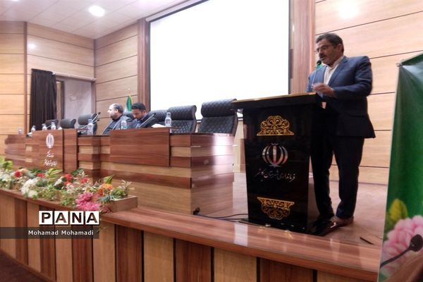 نشست مشترک مدیران مدارس با فرماندار و اعضای شورای اداری کاشمر