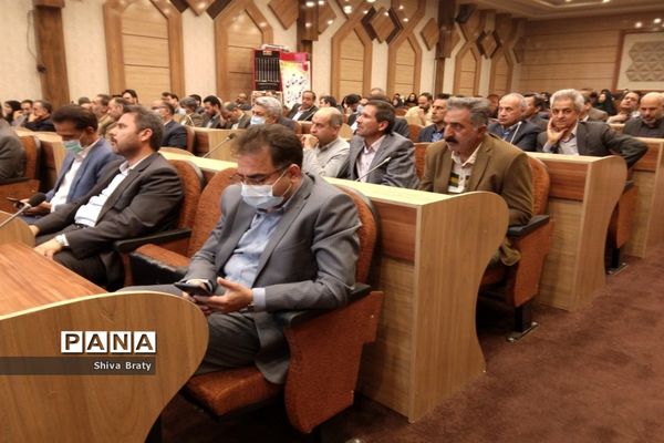 نشست مشترک مدیران مدارس با فرماندار و اعضای شورای اداری کاشمر