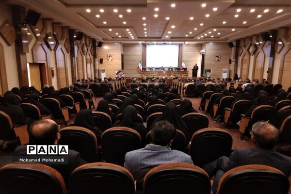 نشست مشترک مدیران مدارس با فرماندار و اعضای شورای اداری کاشمر