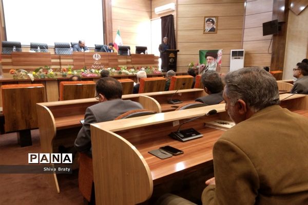 نشست مشترک مدیران مدارس با فرماندار و اعضای شورای اداری کاشمر