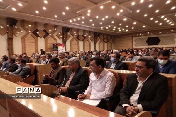 نشست مشترک مدیران مدارس با فرماندار و اعضای شورای اداری کاشمر