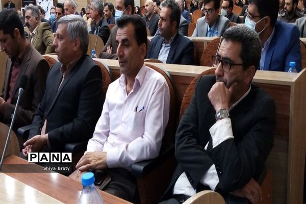 نشست مشترک مدیران مدارس با فرماندار و اعضای شورای اداری کاشمر