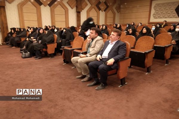 نشست مشترک مدیران مدارس با فرماندار و اعضای شورای اداری کاشمر