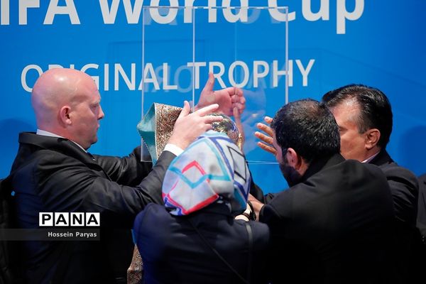 رونمایی از کاپ جام جهانی ۲۰۲۲ در برج میلاد تهران