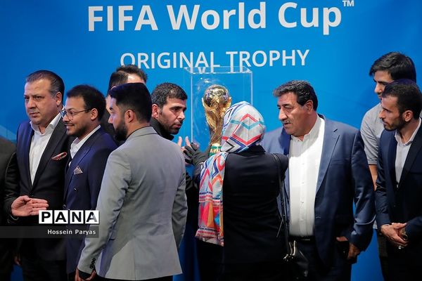 رونمایی از کاپ جام جهانی ۲۰۲۲ در برج میلاد تهران