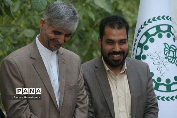 استقبال از دانش‌آموزان دختر عضو سازمان دانش‌آموزی در اردوی قطبی