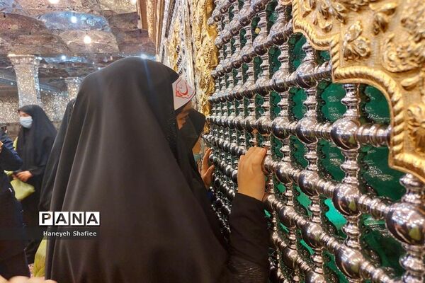 گردشگری رویداد‌محور، حضور دانش‌آموزان دختر عضو سازمان دانش‌آموزی استان فارس در حرم مطهر حضرت شاهچراغ(ع)