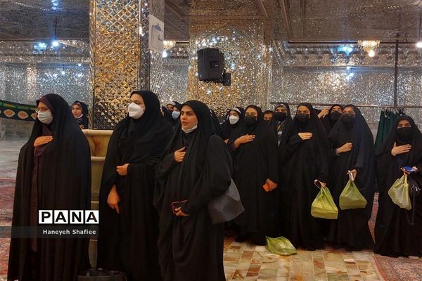 گردشگری رویداد‌محور، حضور دانش‌آموزان دختر عضو سازمان دانش‌آموزی استان فارس در حرم مطهر حضرت شاهچراغ(ع)