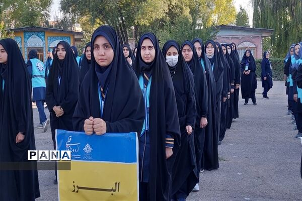 حضور اعضای دختر سازمان دانش‌آموزی البرز در اردوی قطبی دماوند