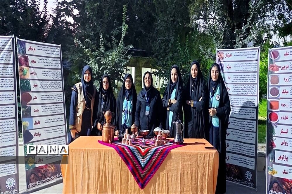 حضور اعضای دختر سازمان دانش‌آموزی البرز در اردوی قطبی دماوند