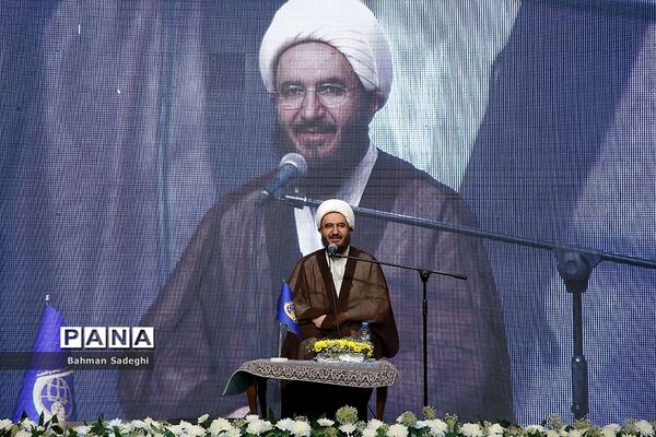 چهاردهمین کنگره اتحادیه انجمن‌های اسلامی دانش‌آموزان
