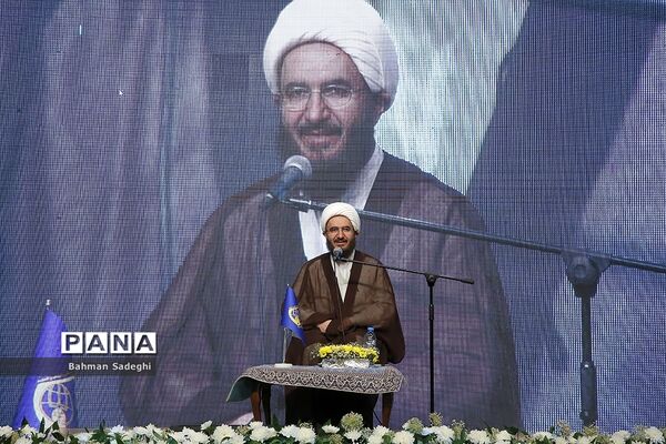 چهاردهمین کنگره اتحادیه انجمن‌های اسلامی دانش‌آموزان