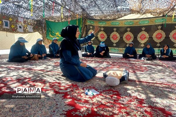 آموزش مهارت‌های اجتماعی به دانش‌آموزان در اردوی قطبی دختران
