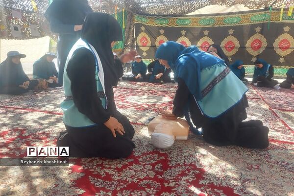 آموزش مهارت‌های اجتماعی به دانش‌آموزان در اردوی قطبی دختران