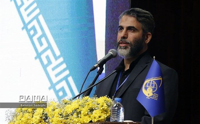 چهاردهمین کنگره اتحادیه انجمن‌های اسلامی دانش‌آموزان یک پرچم پرافتخار است