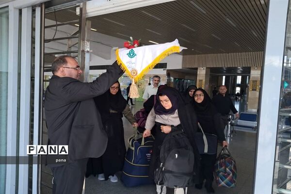 دانش‌آموزان دختر اعضای سازمان دانش‌آموزی آذربایجان شرقی در اردوی قطبی