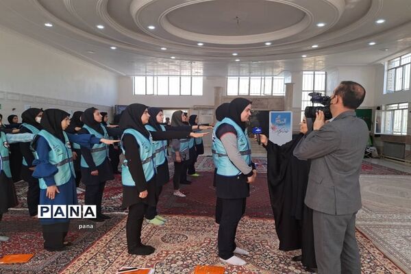 دانش‌آموزان دختر اعضای سازمان دانش‌آموزی آذربایجان شرقی در اردوی قطبی