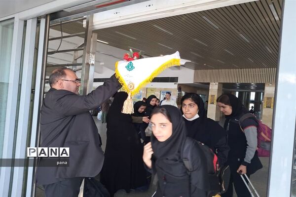 دانش‌آموزان دختر اعضای سازمان دانش‌آموزی آذربایجان شرقی در اردوی قطبی