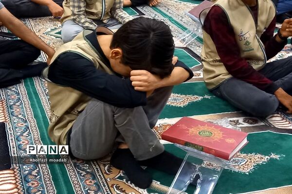 برگزاری ‌محفل انس با قرآن در ‌اردوی قطبی - گلستان