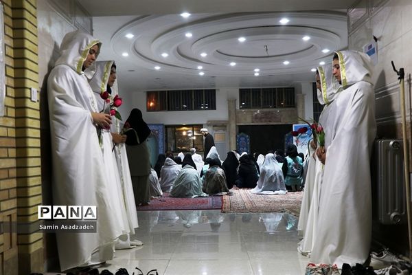 محفل انس با قرآن اعضای دختر سازمان دانش‌آموزی در اردوی قطبی آذربایجان غربی