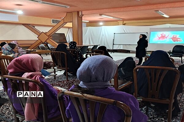 برگزاری‌آموزش‌های مهارت‌ و یادگیری‌ در تابستان شاد مدرسه فرزانگان ورامین