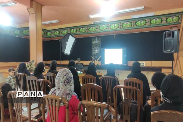 برگزاری‌آموزش‌های مهارت‌ و یادگیری‌ در تابستان شاد مدرسه فرزانگان ورامین