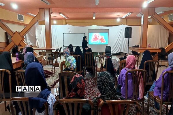 برگزاری‌آموزش‌های مهارت‌ و یادگیری‌ در تابستان شاد مدرسه فرزانگان ورامین