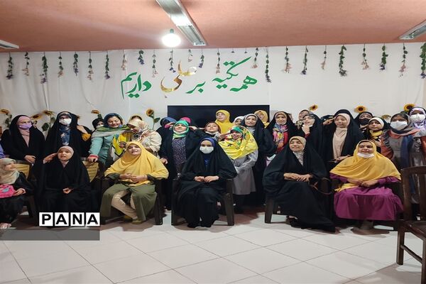 برگزاری‌آموزش‌های مهارت‌ و یادگیری‌ در تابستان شاد مدرسه فرزانگان ورامین