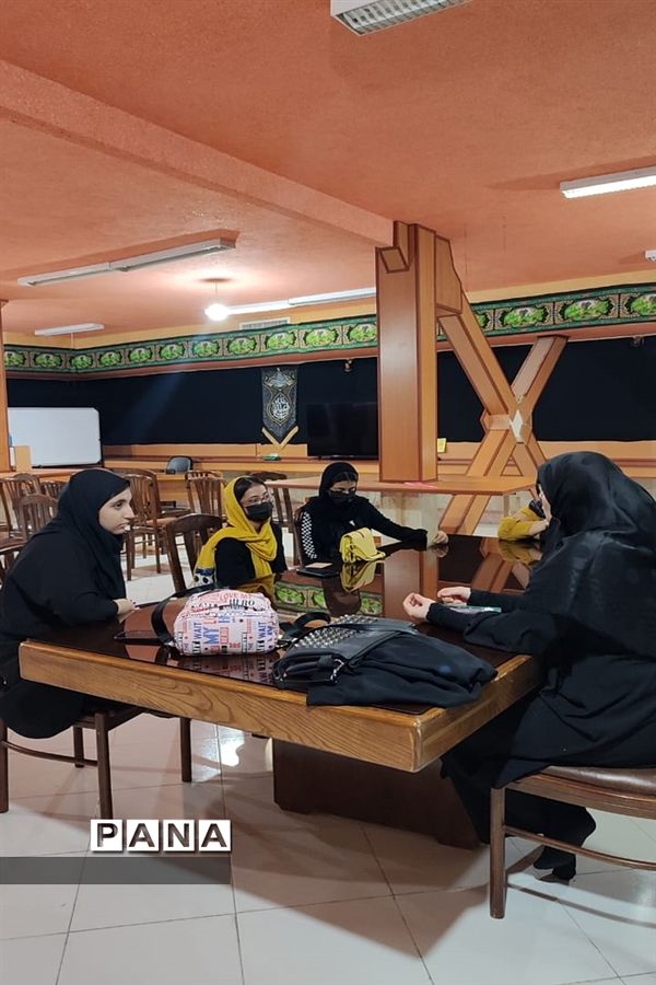 برگزاری‌آموزش‌های مهارت‌ و یادگیری‌ در تابستان شاد مدرسه فرزانگان ورامین