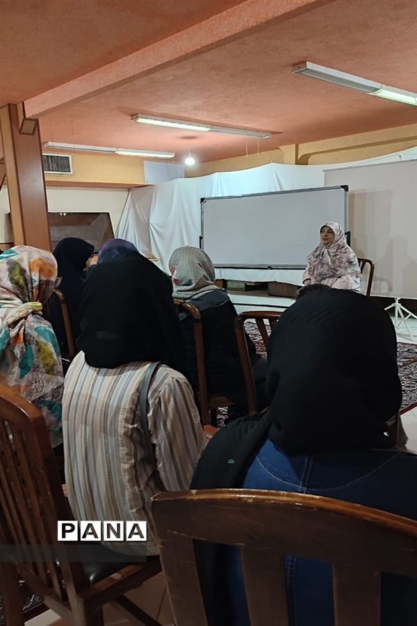 برگزاری‌آموزش‌های مهارت‌ و یادگیری‌ در تابستان شاد مدرسه فرزانگان ورامین