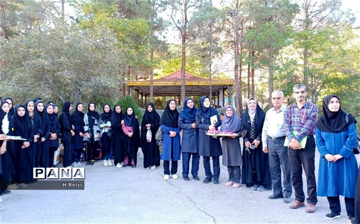 گروه دختران استان چهارمحال و بختیاری منظم و منسجم بودند