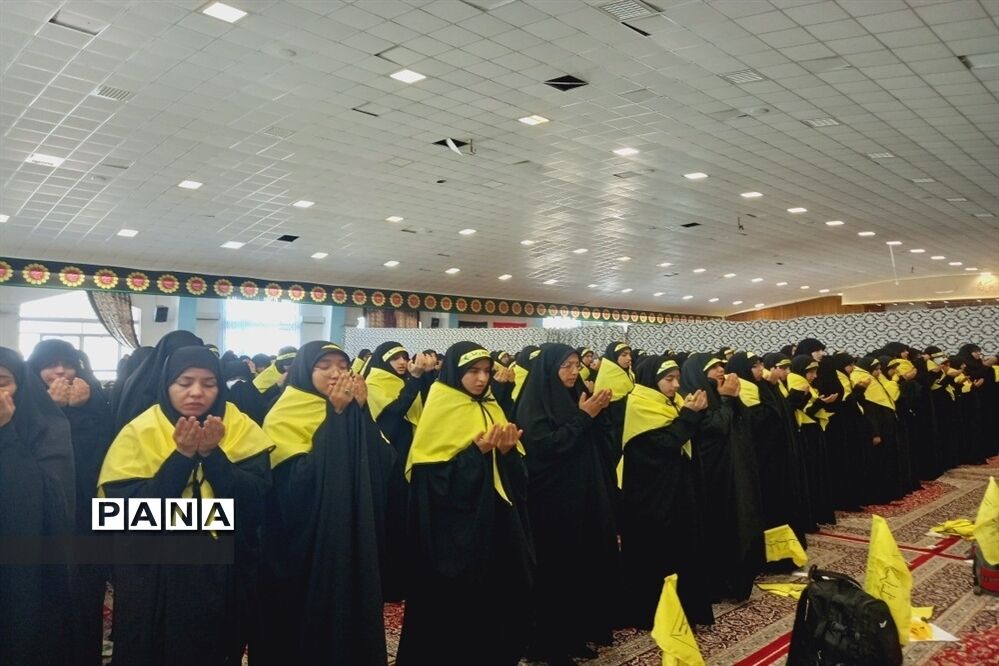 مراسم بدرقه کاروان دانش‌آموزی پیاده‌روی اربعین حسینی