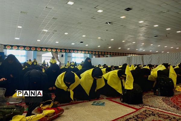 مراسم بدرقه کاروان دانش‌آموزی پیاده‌روی اربعین حسینی