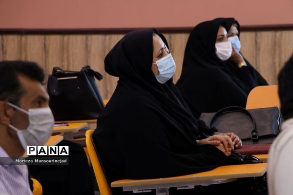 نشست مدیران مدارس روستایی ناحیه یک بندرعباس