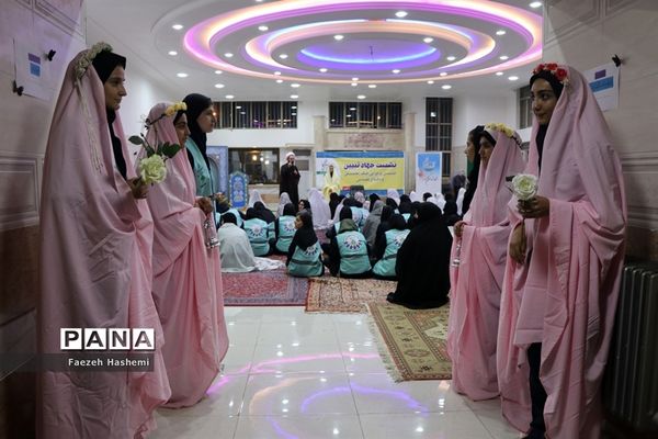 نشست جهاد تبیین اعضای دختر سازمان دانش‌آموزی در اردوی قطب 5 آذربایجان غربی