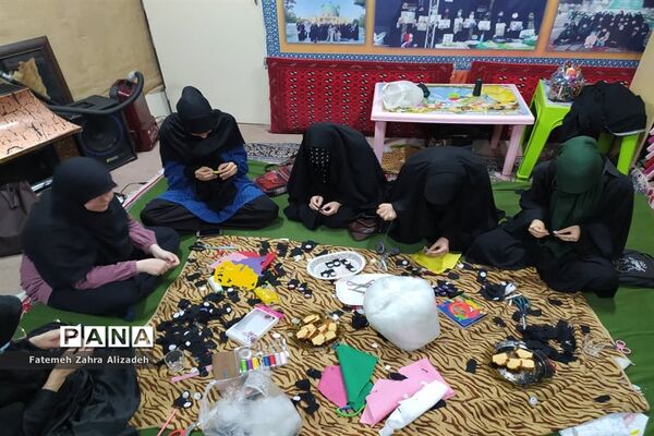 تهیه بسته‌های اهدایی برای شاد کردن زواران کوچک اربعین حسینی در کرج