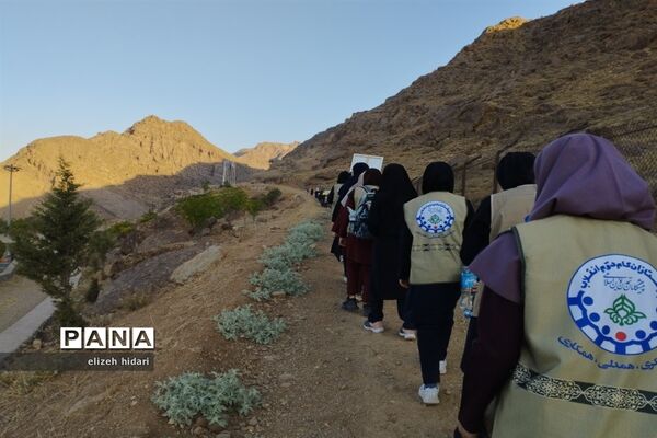 فعالیت‌های دانش‌آموزان کرمانشاهی در اردوی قطبی- لرستان