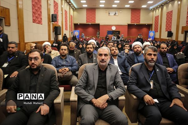 اختتامیه چهاردهمین کنگره اتحادیه انجمن‌های اسلامی دانش‌آموزان دختر