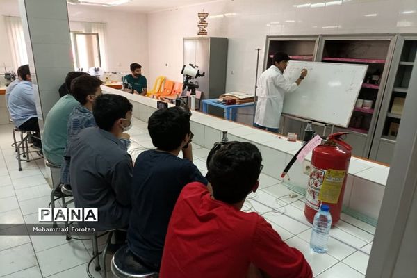 ویژه‌برنامه ورود دانش‌آموزان پایه دهم به مدرسه توحید