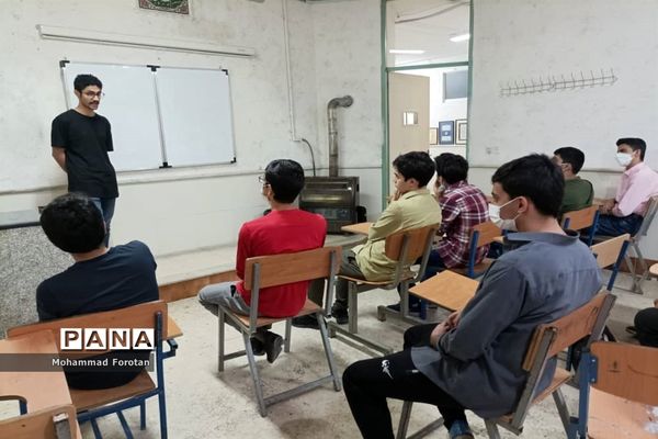 ویژه‌برنامه ورود دانش‌آموزان پایه دهم به مدرسه توحید