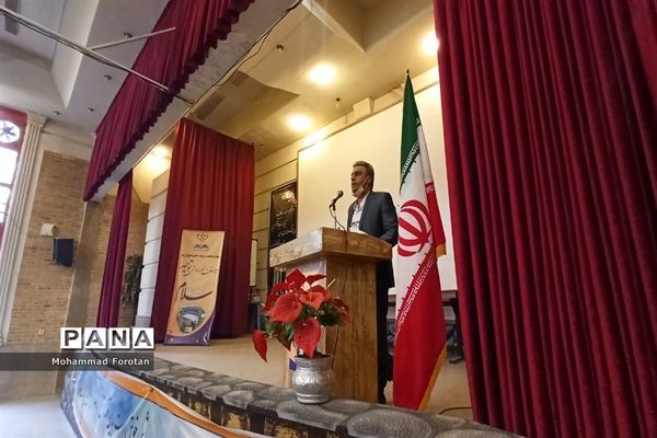 ویژه‌برنامه ورود دانش‌آموزان پایه دهم به مدرسه توحید