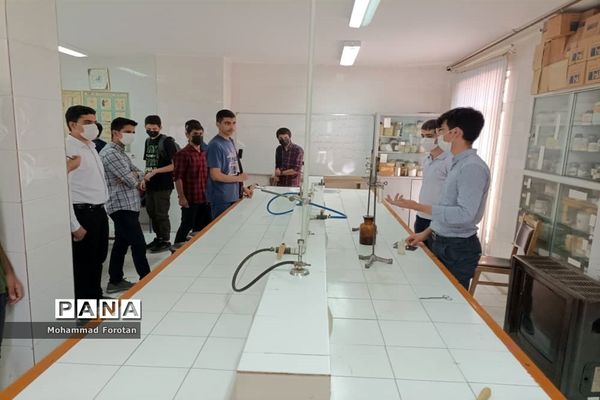 ویژه‌برنامه ورود دانش‌آموزان پایه دهم به مدرسه توحید