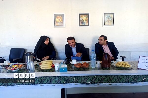 جلسه شورای برنامه‌ریزی و هم‌اندیشی مربیان در کانون حضرت زینب(س)ناحیه سه شیراز