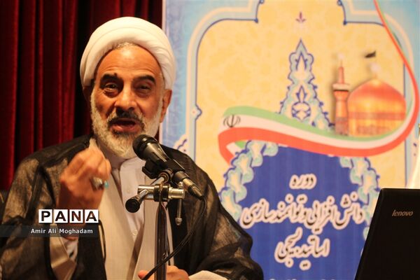 حضور سردار سلامی، در جلسه دانش‌افزایی و توانمندسازی اساتید بسیجی