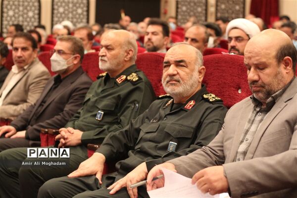 حضور سردار سلامی، در جلسه دانش‌افزایی و توانمندسازی اساتید بسیجی