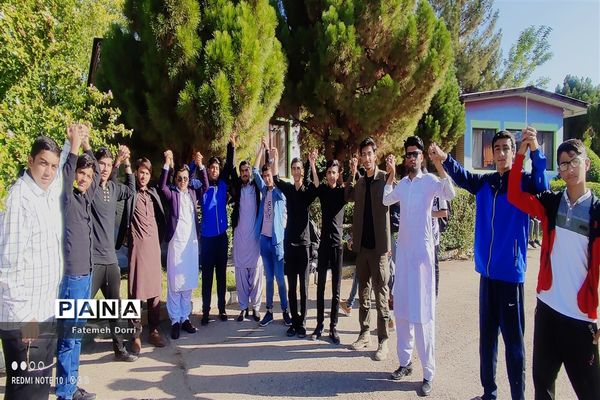 بازگشت دانش‌آموزان عضو سازمان دانش‌آموزی سیستان و بلوچستان از اردوی قطبی