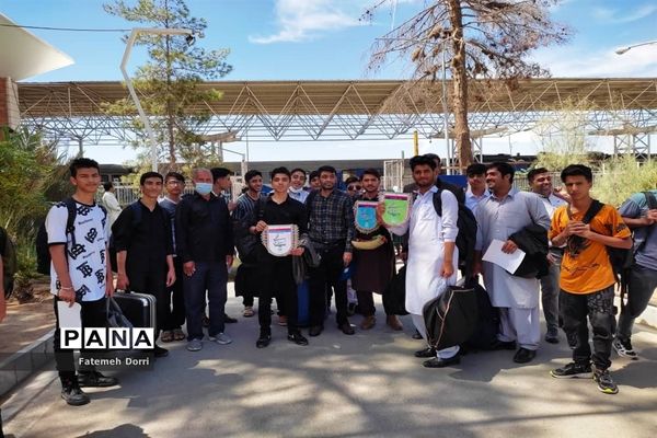 بازگشت دانش‌آموزان عضو سازمان دانش‌آموزی سیستان و بلوچستان از اردوی قطبی