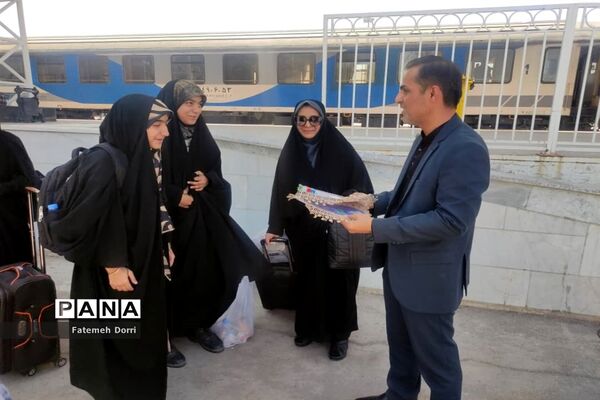 بازگشت دانش‌آموزان عضو سازمان دانش‌آموزی سیستان و بلوچستان از اردوی قطبی