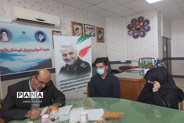 برگزاری میز خدمت سرپرست اداره کل آموزش و پرورش استان مازندران در شهرستان چالوس