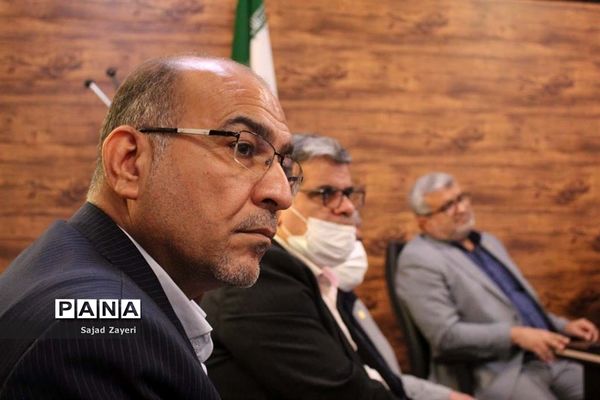 برگزاری جلسه مشترک مدیر آموزش و پرورش ناحیه 2 اهواز و بخشدار غیرانیه در آستانه سال تحصیلی جدید
